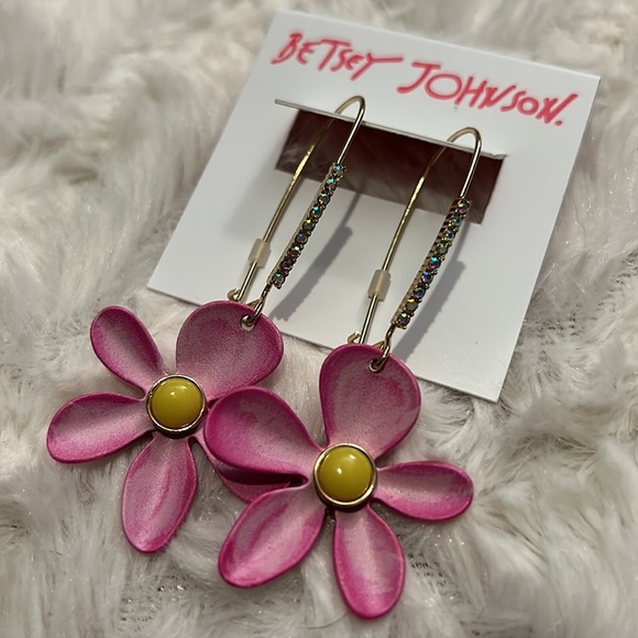 NWT $38 Betsey Johnson Flower Dangle Earrings - Picture 5 of 6